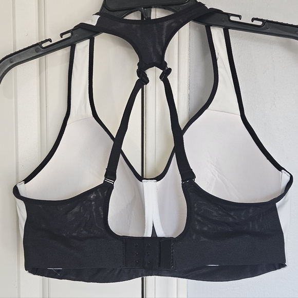 Nike Pro Rival Sports Bra - Picture 2 of 4